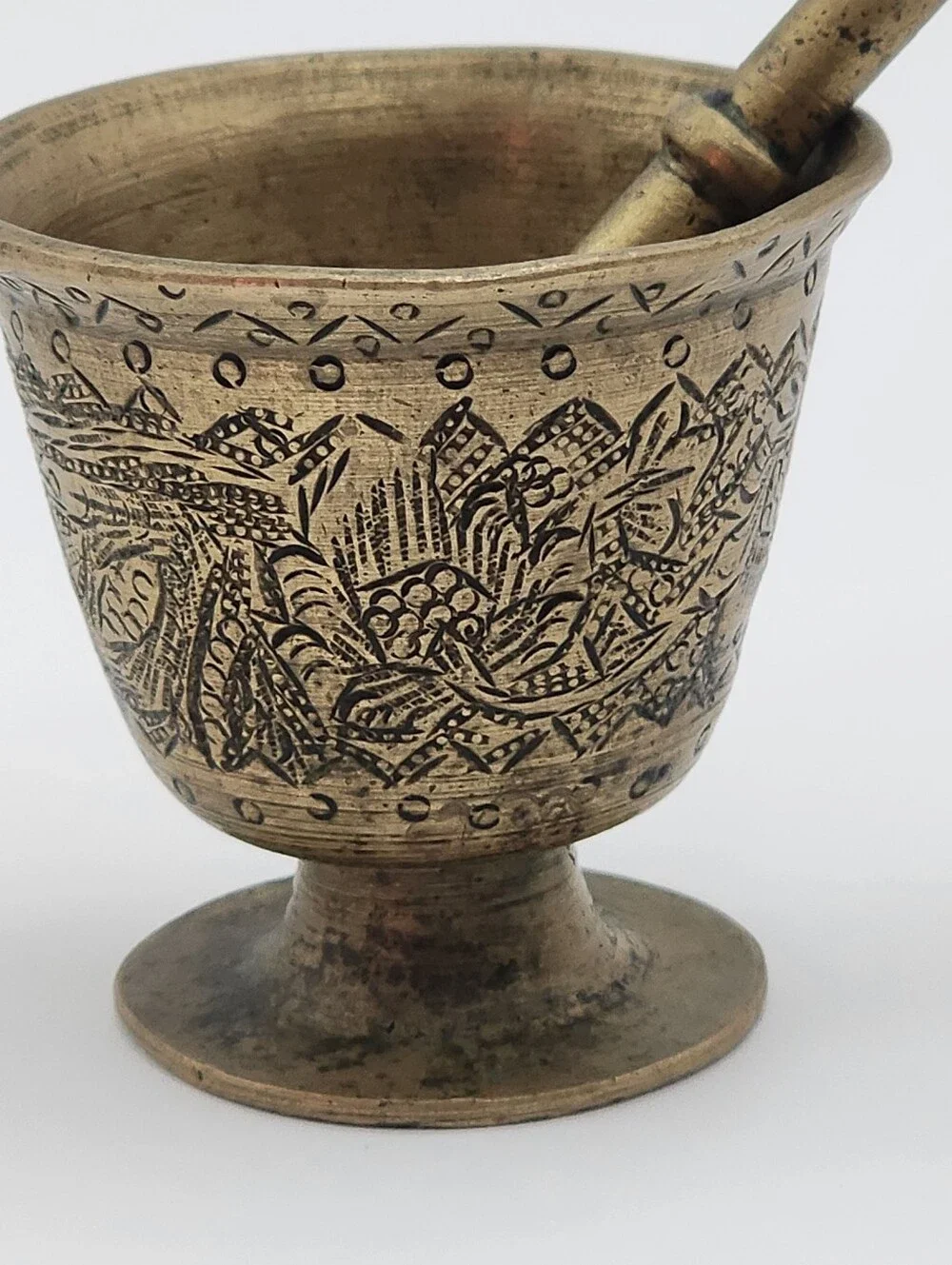 Antique Solid Brass Gold Etched Elegant Goblet Style Foot Base Mortar & Pestle